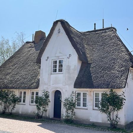 Kapitaenshaus Von 1712 - Neu Saniert Nieblum Exterior foto